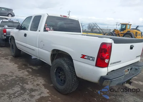 2003 Chevrolet Silverado 1500 Ls z USA, uszkodzony, nr VIN 2GCEK19T131204642